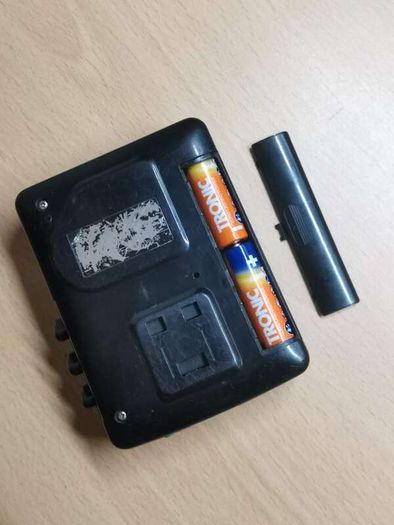 Crown SZ-32 Walkman Cassette Player