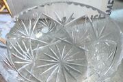 Vintage-Cut Crystal Bowl radial starburst or pinwheel/sunburst,motifs with geometric a serrated/sawtooth rim.