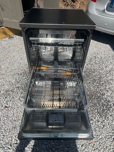 LG free standing TrueSteam Dishwasher