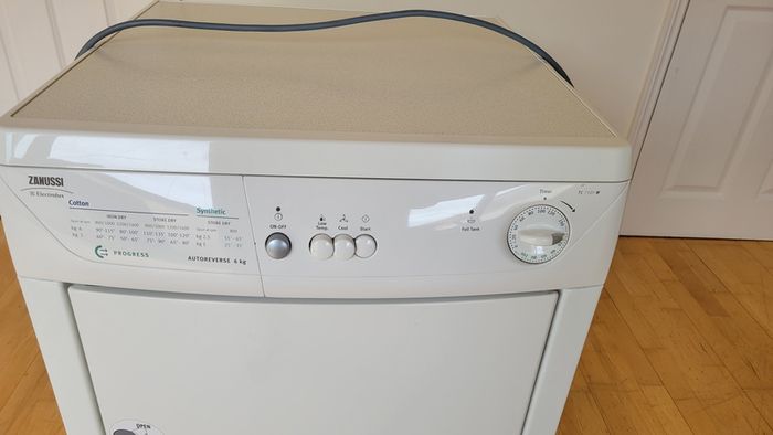 Tumble Dryer - White Zanussi electrolux autoreverse 6kg dryer