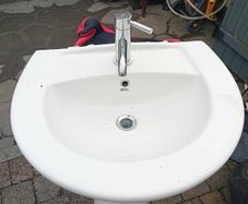 Hand basin