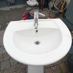 Hand basin
