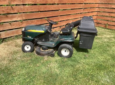 Ride on lawnmower