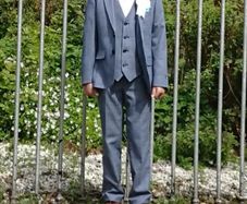 Boys suit Age 6-7 1880 club
