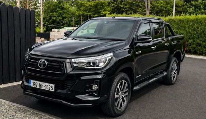 2019 Hilux invincible x