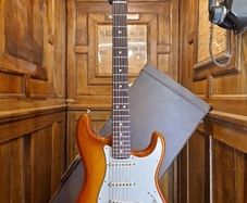 Fender AM Performer Stratocaster 2018