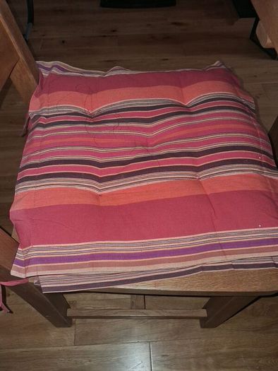 Set of 8 chair cushions