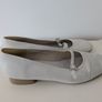 Tamaris occasion leather  flat shoes- off white Image 3