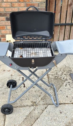 Portable Gas BBQ (Table Top or on Stand)