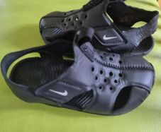 Nike sandals junior