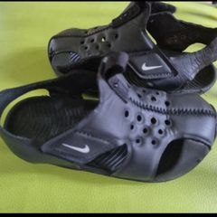 Nike sandals junior