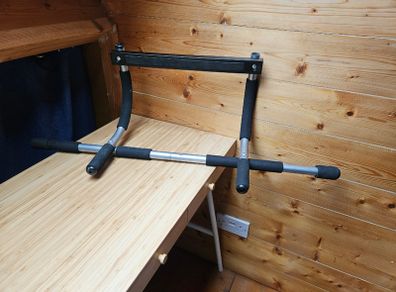 Pull up bar