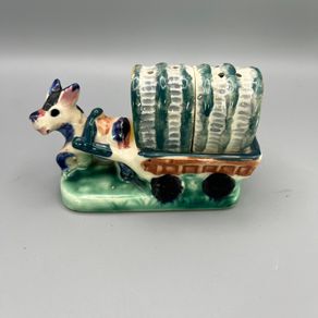 Vintage Horse Drawn Covered Wagon Salt & Pepper Shakers