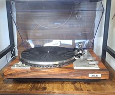 Akai AP-206C - Direct Drive Turntable Record Player + extra free cartridge