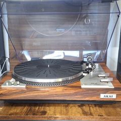 Akai AP-206C - Direct Drive Turntable Record Player + extra free cartridge