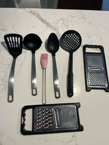 Set kitchen utensils and glasses