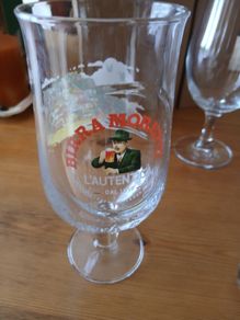 11 Assorted glasses  for  entertaining, barbecue or celebration. Mancave or Sheshed.