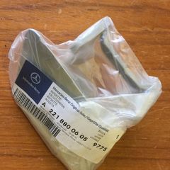 Headlamp Washer Jet Flap (Mercedes W221)