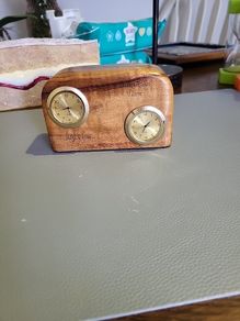 Clock x 2 time zones