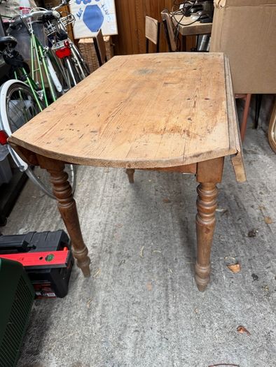 Vintage drop leaf table