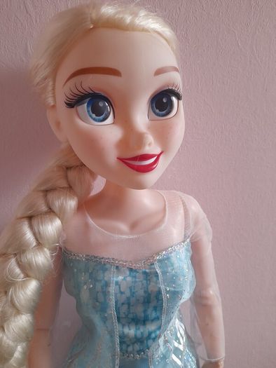 Disney Frozen playdate Elsa doll