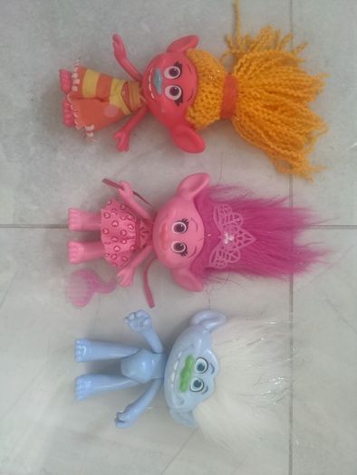 Poppy Troll and friends