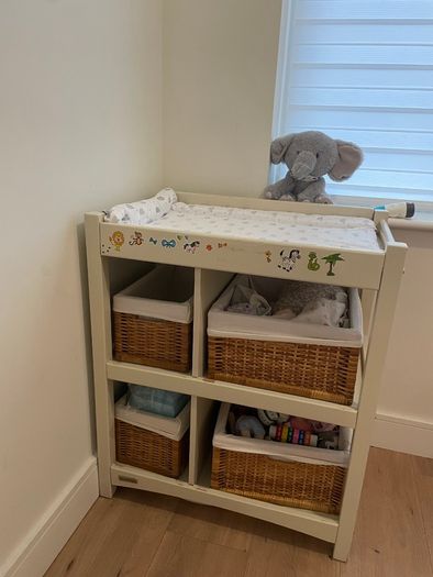 Premium White Wooden Baby Changing Unit + 4 Lined Wicker Baskets
