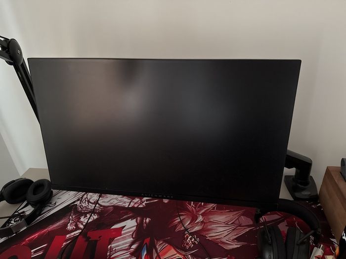 Alienware AW2720HFA With Monitor Arm