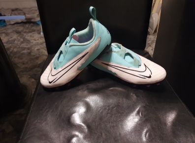 football boots (Nike phantom)