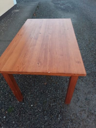 kitchen table and chairs