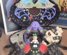 Mighty Max Arachnoid Playset + shrunken head