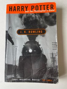Harry Potter & the Philosopher's Stone -Adult Cover Edition- (JK Rowling)