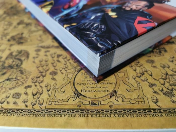 The DC Comics Encyclopedia ! All New Edition! Beautiful Hardcover ! Covers over 1200 Characters ! 2016 ! by DK !