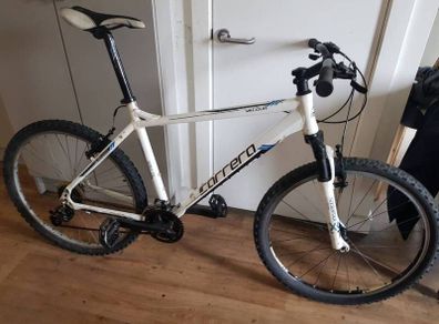 carrera valour