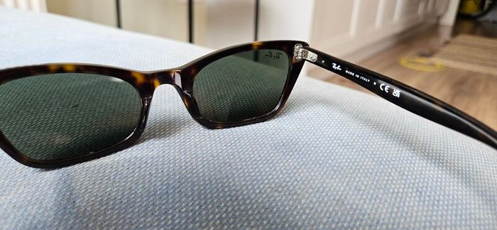 Ray Ban