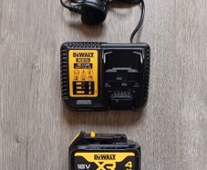 DeWalt 4ah Battery and Charger