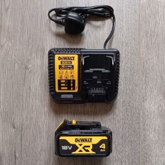 DeWalt 4ah Battery and Charger