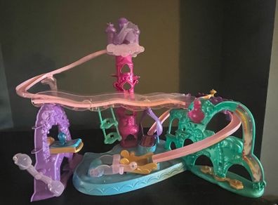 Shimmer and Shine toy