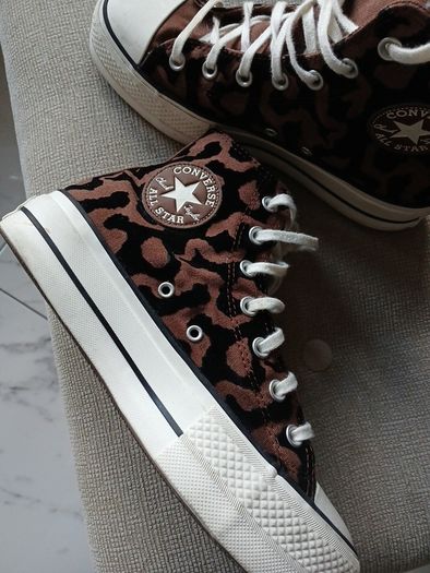 Converse Hi Animal print  great condition