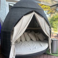 daybed garden