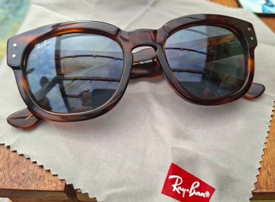 Ray Ban