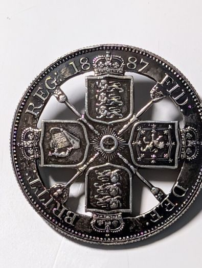 1887 Double Florin, Silver brooch.