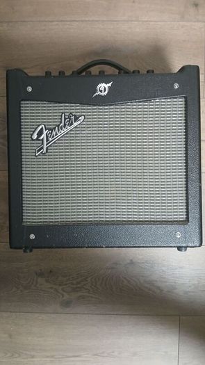 Fender Mustang I V.2 20W Guitar Amplifier  Excellent Condition