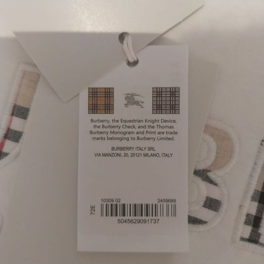 White burberry t-shirt