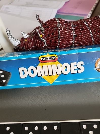Dominoes set