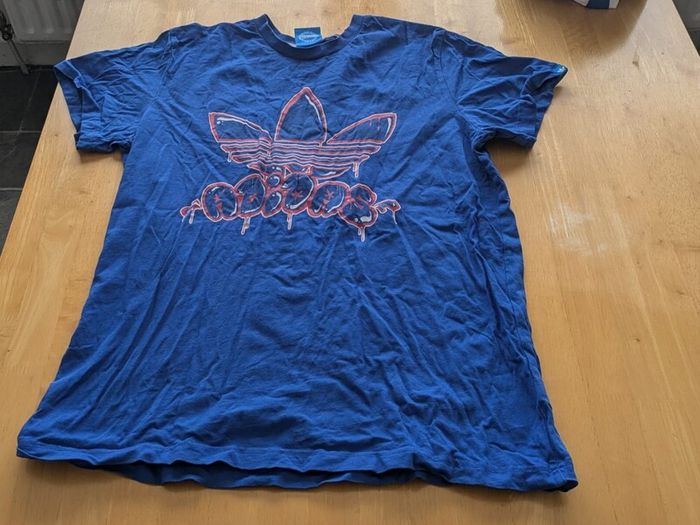 Selection of Adidas tshirts in large for sale