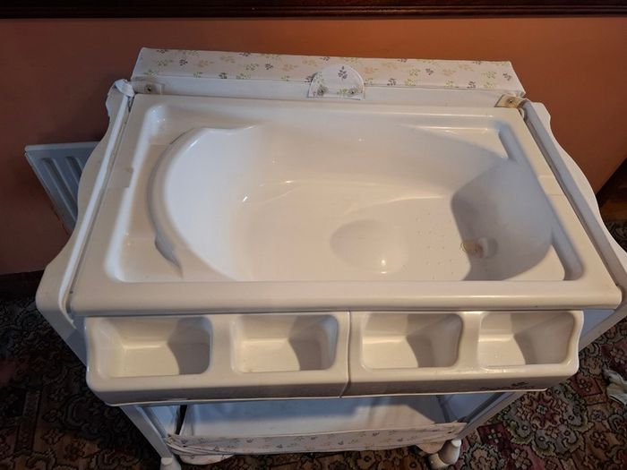 Smart Changer with Bath