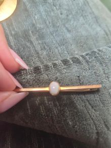 9ct gold opal tie pin