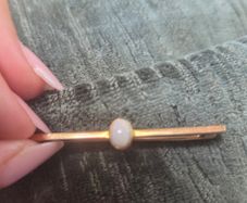 9ct gold opal tie pin