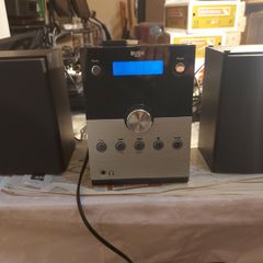 Bush Micro Music System, Radio, CD, Bluetooth and Aux, with remote control, in excellent condition, all functions working great